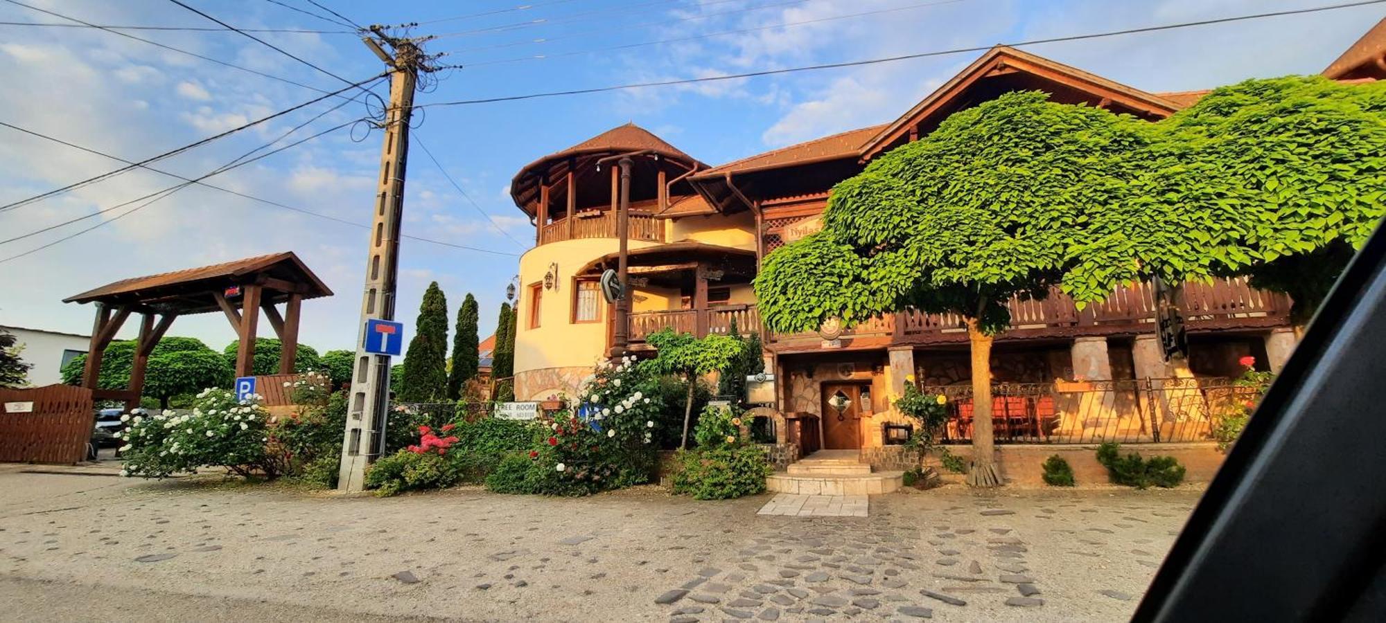 Castle Wellness Resort Sosto Nyiregyhaza Exterior photo